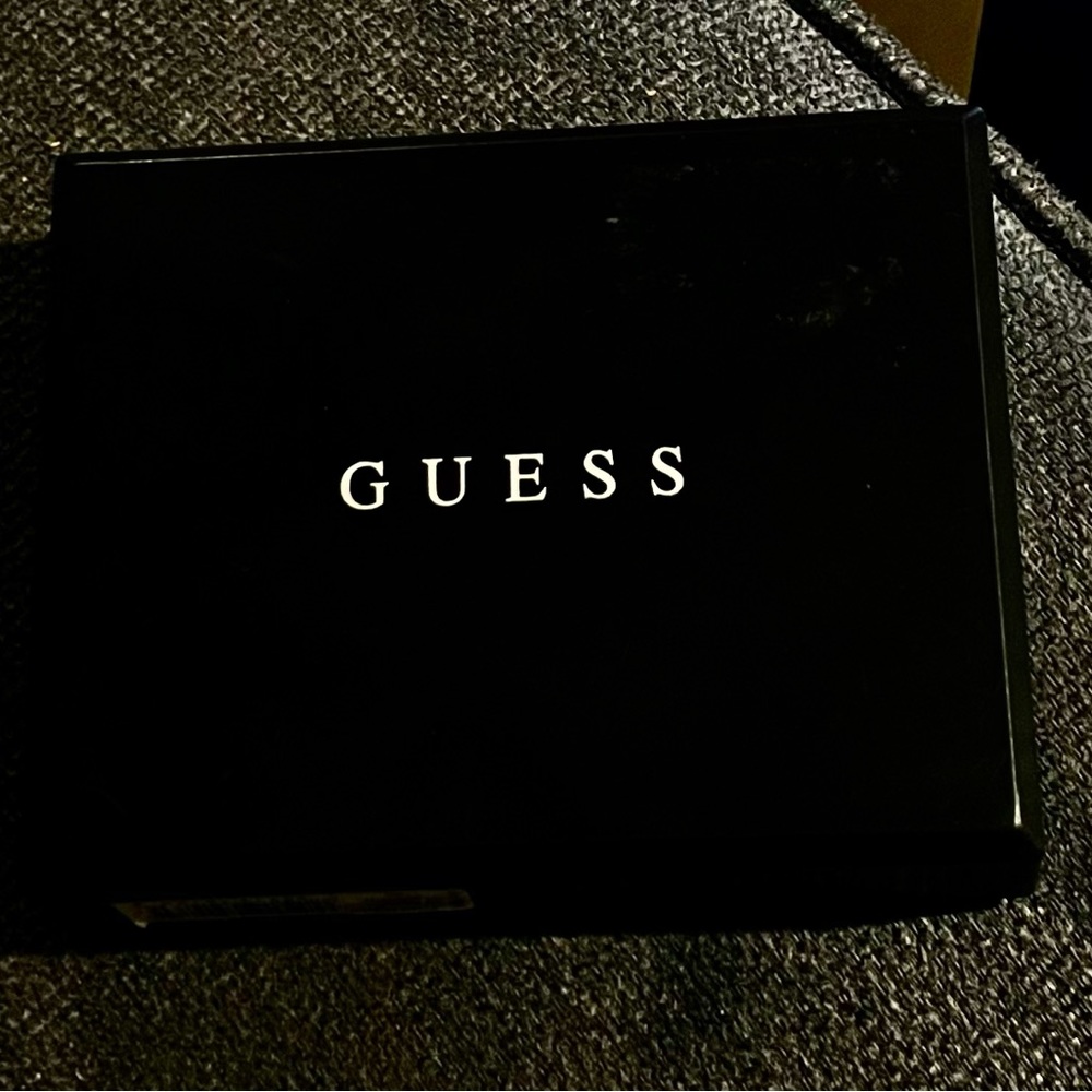 Wallet new never used in the box